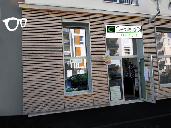 L'opticienne à Longjumeau